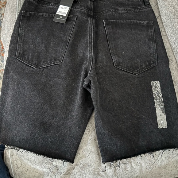 Women short - Picture 2 of 2